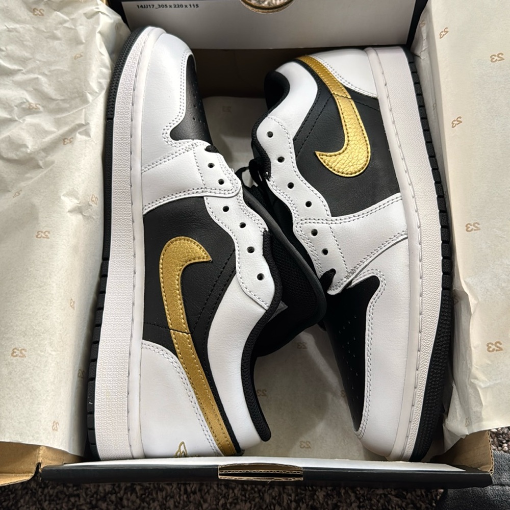 Jordan 1 Low/Size 10